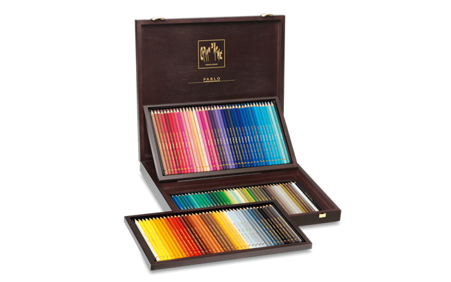Wooden Box of 120 Colours PABLO®