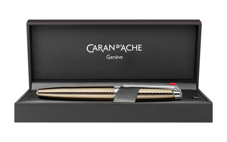 Gourmet Pens: Review: Caran d'Ache Léman Caviar Fountain Pen @AppelboomLaren